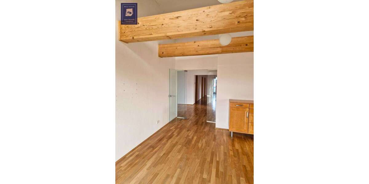 Firmenkomplex mit Garage und Einliegerwohnung 22 zimmer