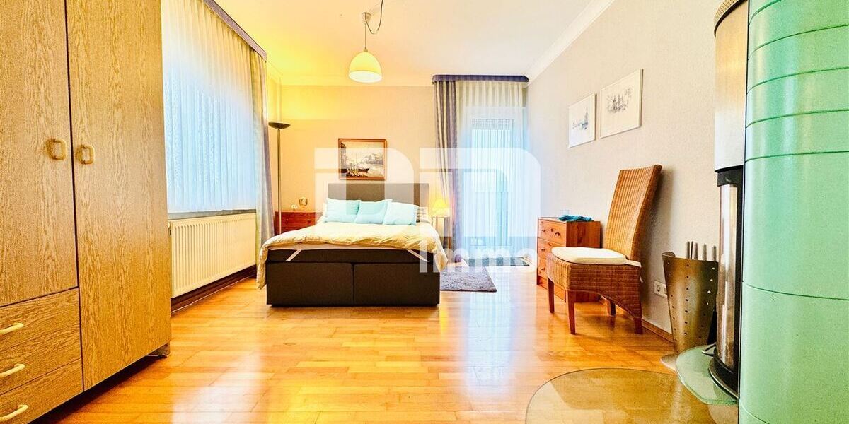 (R)eserviert!Sanierter Zweigenerationen-Traum mit Pooloase und autarker Zukunftsvorsorge - Zweifamilienhaus Trendelburg | Angebot:26727888