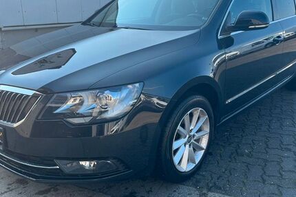 Skoda Superb 142.751 km 10.900 &euro; Bocholt 46395