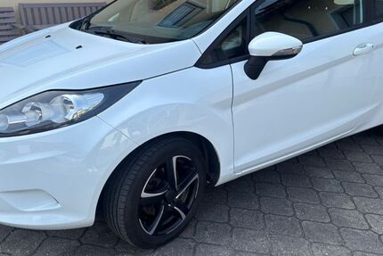 Ford Fiesta 123.600 km 2.900 &euro; Mariaposching 94553