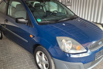 Ford Fiesta 119.243 km 1.990 € Berlin 12277