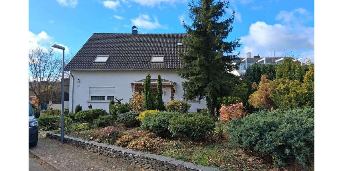 Haus zum Kaufen in Dillingen 399.000 € 222 m² 10 zimmer