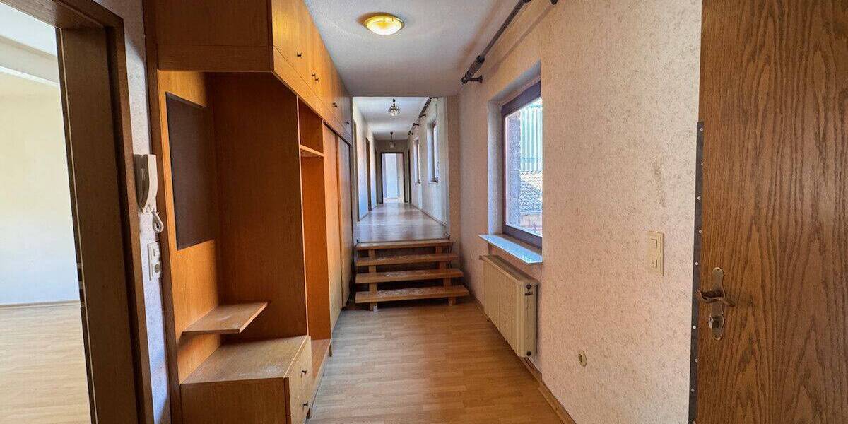Einfamilienhaus Schaafheim Radheim - 9 Zimmer, 304 m&sup2;, 350.000&euro; | Angebot:26835119
