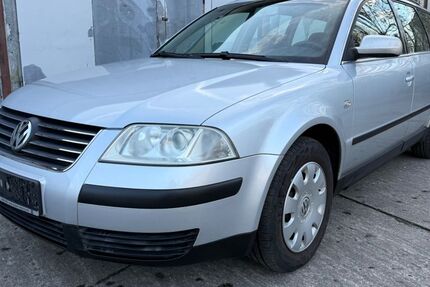 VW Passat Variant 244.776 km 2.390 &euro; Kahla / Thüringen 07768