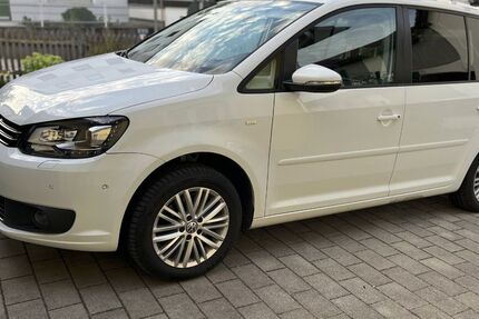 VW Touran 196.000 km 9.890 &euro; Vilsbiburg 84137