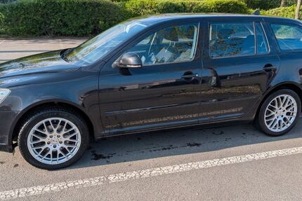 Skoda Octavia 310.000 km 3.900 &euro; Offenbach 76877
