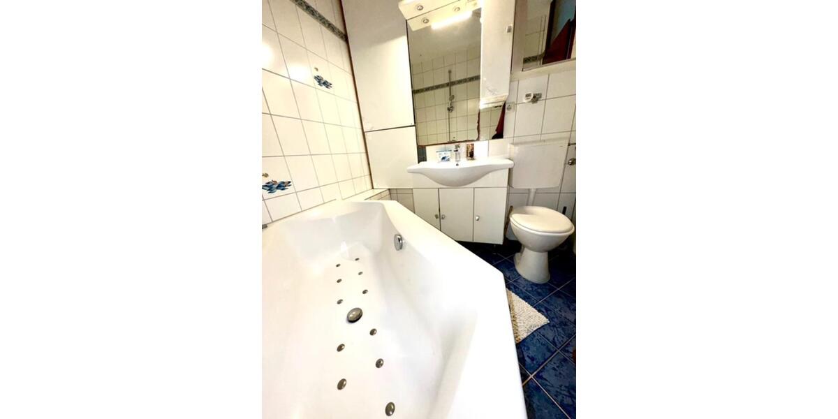 Etagenwohnung Wiesbaden Mainz-Amöneburg - 4 Zimmer, 110 m&sup2;, 1.700&euro; | Angebot:25950870