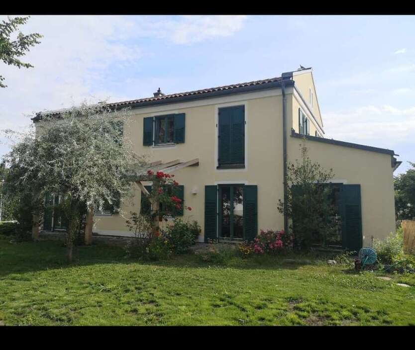 Haus zum Kaufen in Osterhofen 679.000 € 243 m²