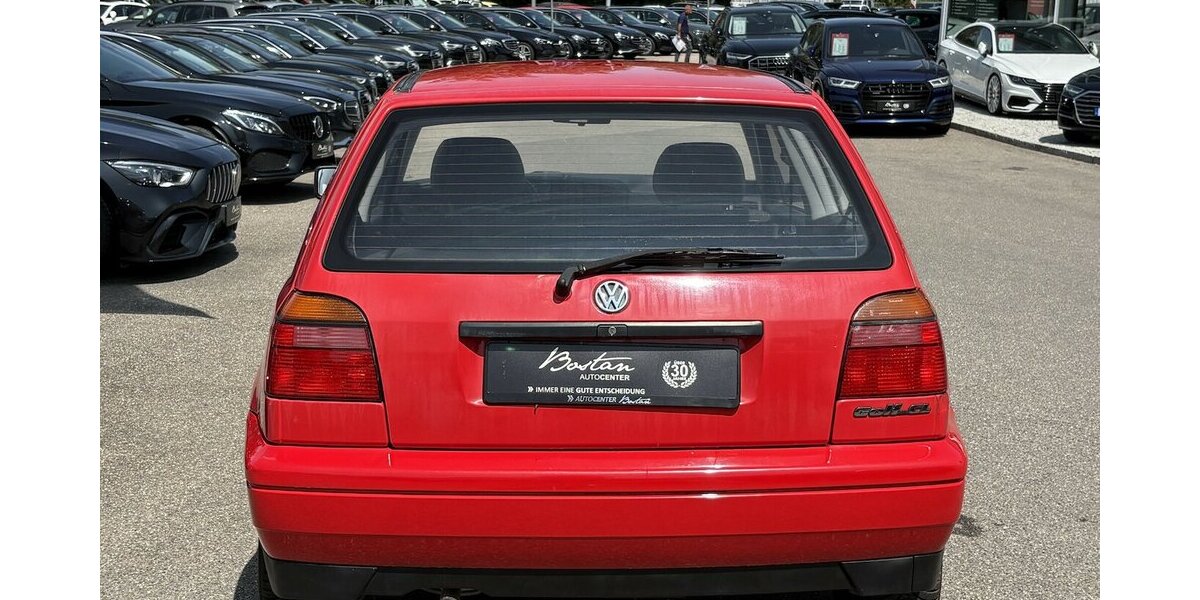 VW Golf AUTOMATIKGETREIEBE/1.HAND 92.632 km 3.900 &euro; Villingen-Schwenningen 78054