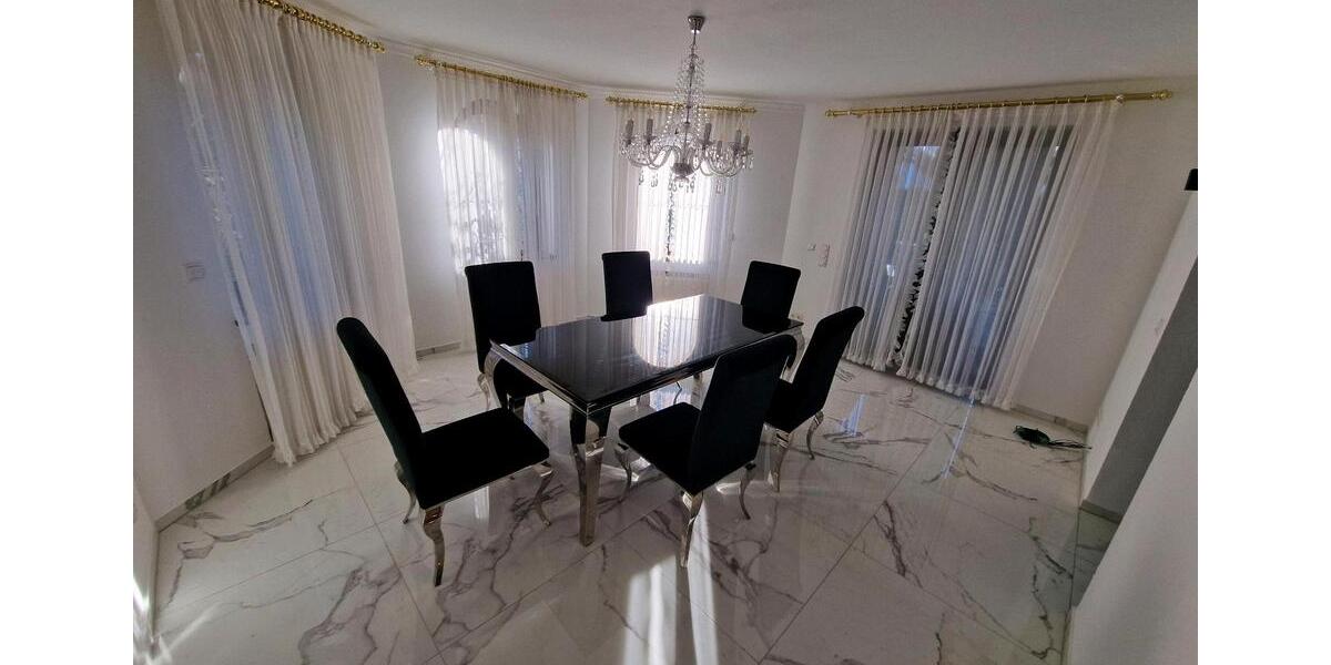 Villa Illertissen - 10 Zimmer, 326 m&sup2;, 1.000.000&euro; | Angebot:27025551