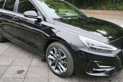 Hyundai i30 108.000 km 11.000 &euro; Mönchengladbach - Odenkirchen 41199