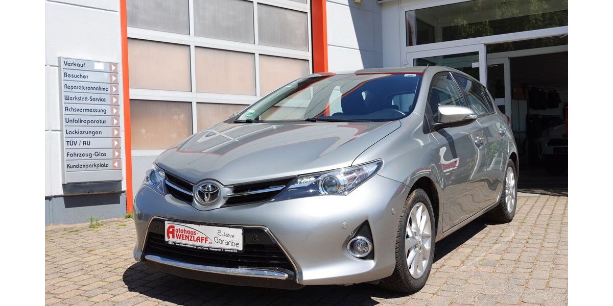 Toyota Auris 91.440 km 9.900 &euro; Dahlwitz Hoppegarten 15366