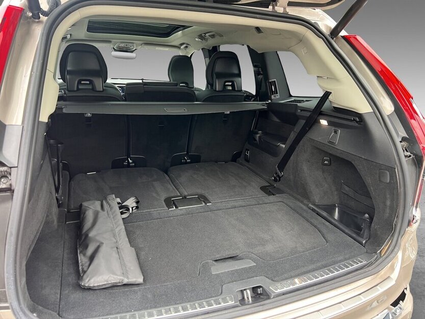 XC90 T8 Plus Bright AWD H&K Pano Kamera 7-Sitzer
