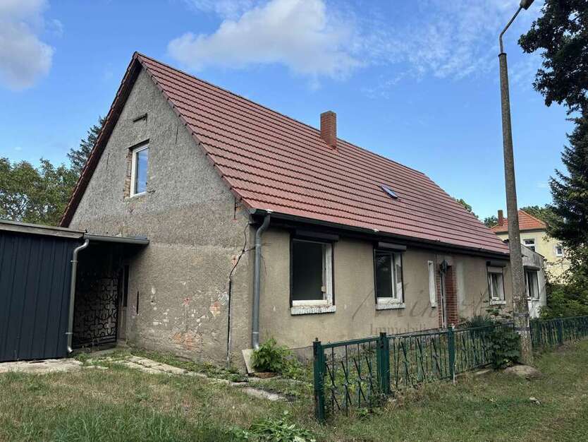 Haus zum Kaufen in Hindenburg 55.000 € 144 m²