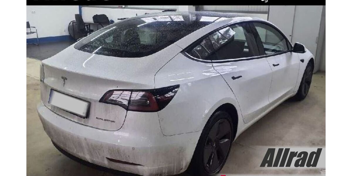 Tesla Model 3 32.950 km 28.720 &euro; Schöningen 38364