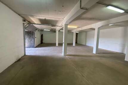 Halle in Waldeck 668 € 152 m²