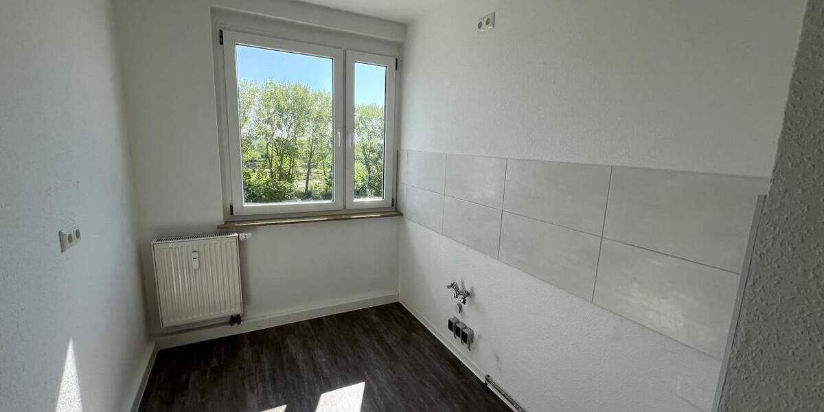 Etagenwohnung Eisenhüttenstadt - 2 Zimmer, 49 m&sup2;, 335&euro; | Angebot:25664775