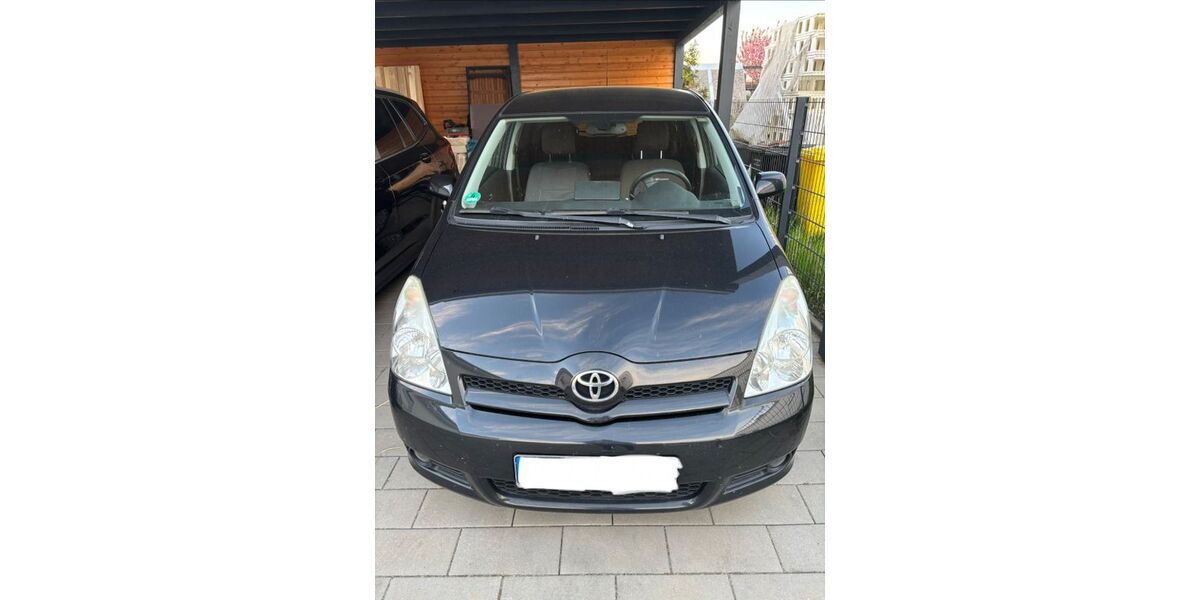 Toyota Corolla Verso 206.000 km 2.900 &euro; Nauen 14641