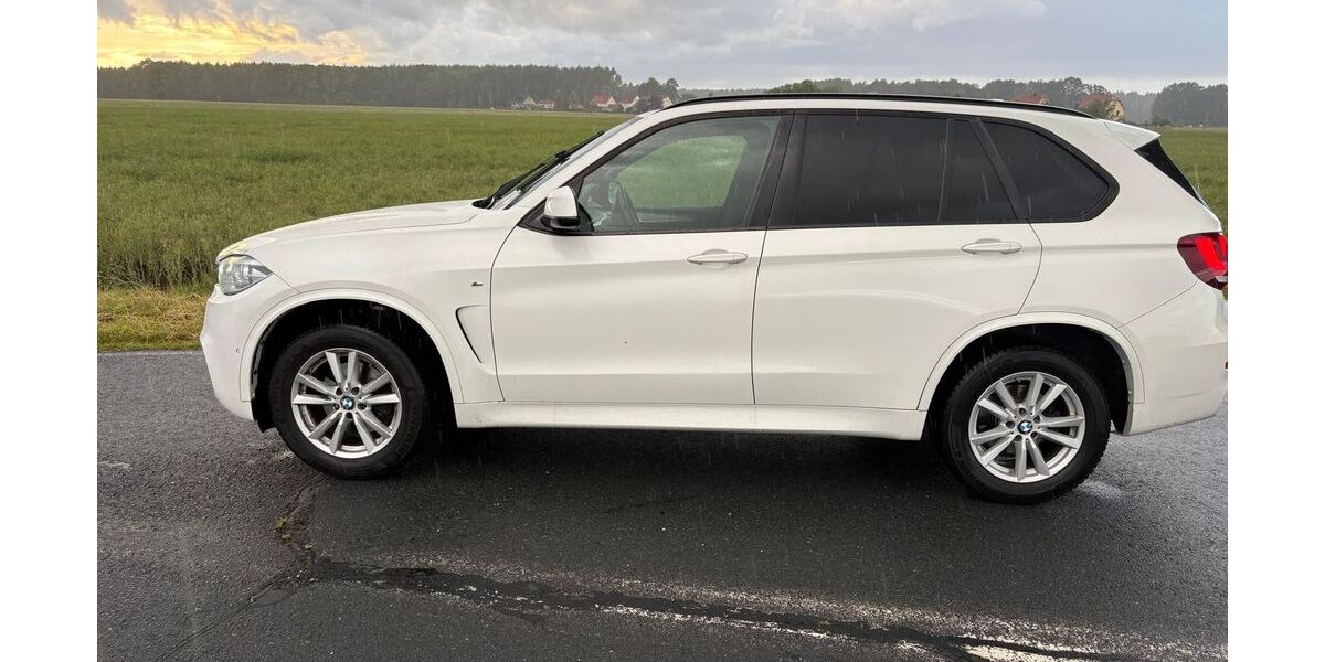 BMW X5 215.000 km 23.500 &euro; Freital 01705
