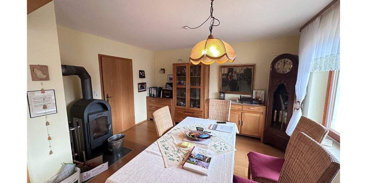Mehrfamilienhaus, Wohnhaus Ippesheim Herrnberchtheim - 8 Zimmer, 189 m&sup2;, 285.000&euro; | Angebot:25772226