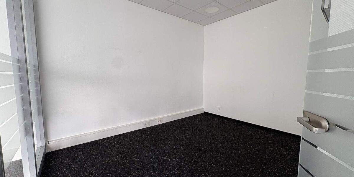 Sichtbarkeit garantiert! Schickes Ladenlokal in Hauptstraßenlage 4 zimmer