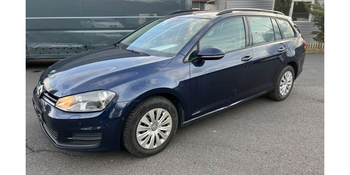 VW Golf 274.000 km 5.700 &euro; Würzburg 97076