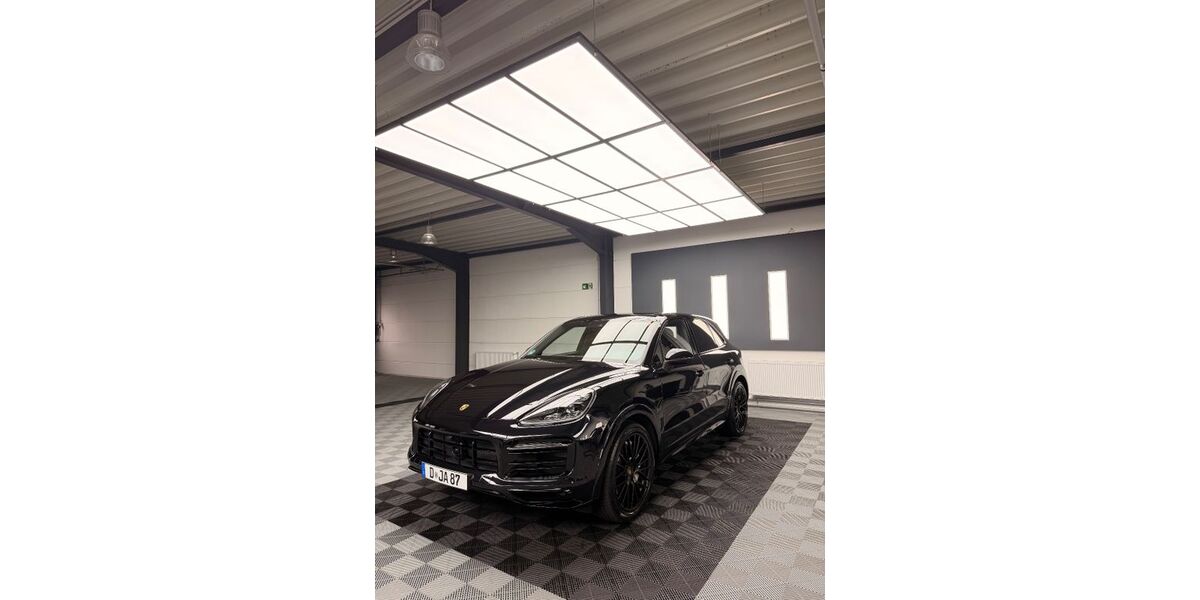 Porsche Cayenne 132.000 km 56.500 &euro; Düsseldorf 40593