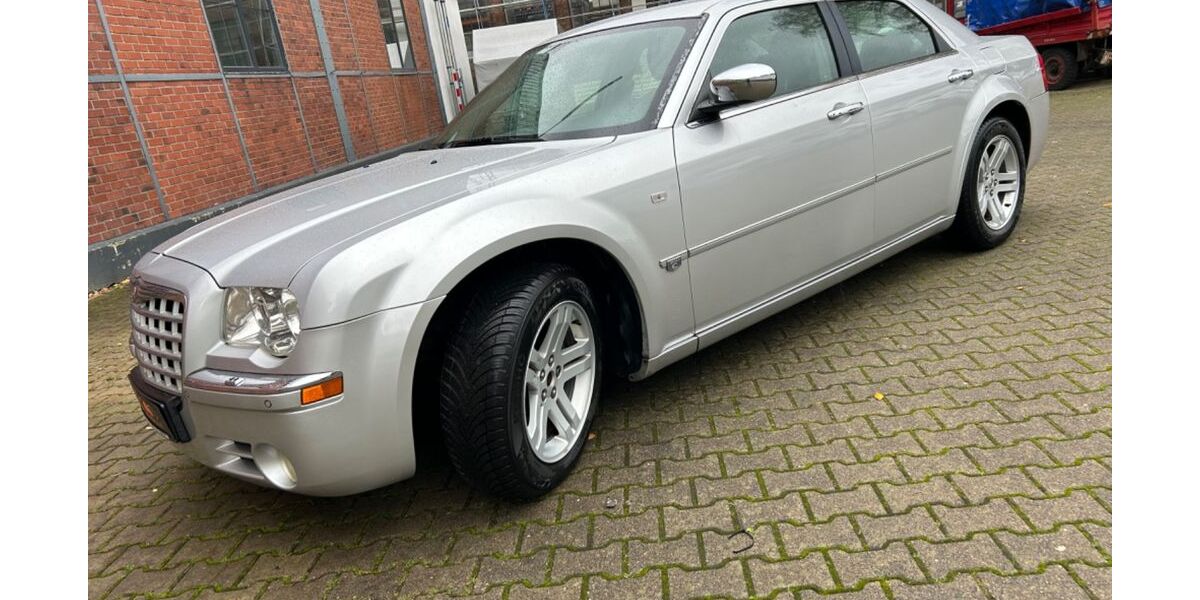 Chrysler 300C 41.260 km 13.999 € Köln 51069