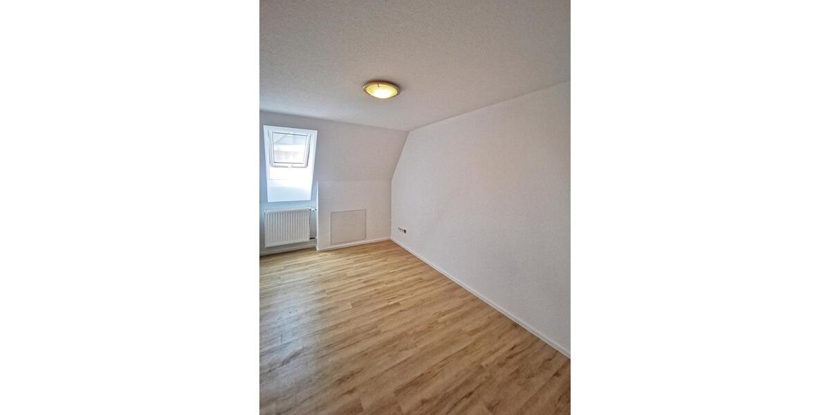 Dachgeschoßwohnung Hartheim am Rhein - 4 Zimmer, 132 m&sup2;, 1.584&euro; | Angebot:26624238