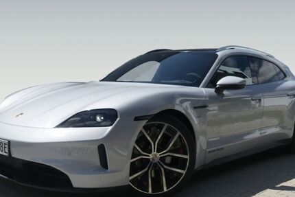 Porsche Taycan 9.900 km 93.900 € Gilching 82205