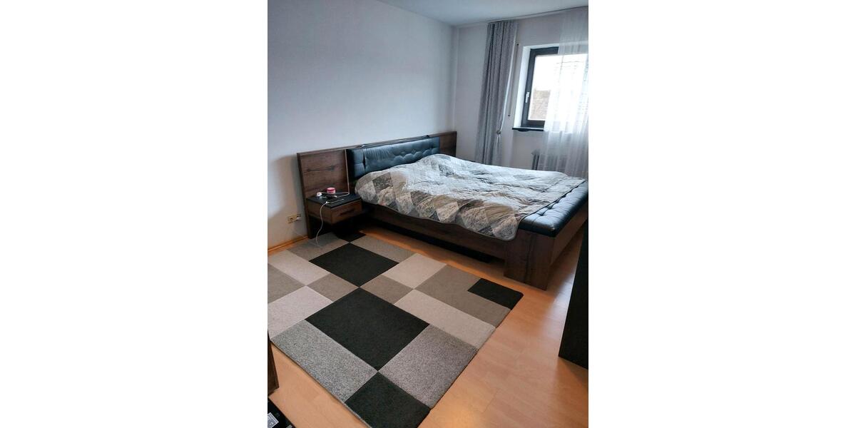 Etagenwohnung Gunzenhausen - 3 Zimmer, 87 m&sup2;, 180.000&euro; | Angebot:25712880