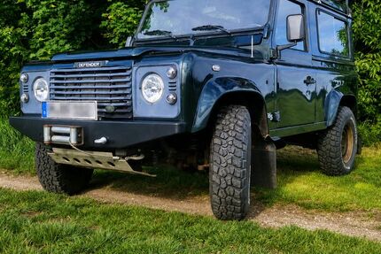 Land Rover Defender 143.338 km 24.900 &euro; München 81927