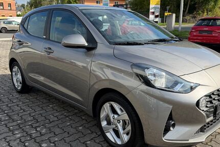 Hyundai i10 11.337 km 13.990 &euro; Sonneberg 96515