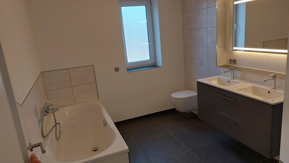 Einfamilienhaus Wadern - 2 Zimmer, 89 m&sup2;, 1.100&euro; | Angebot:25988746