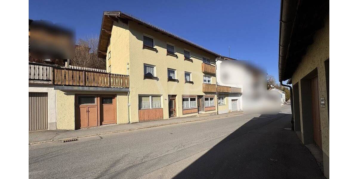 Mehrfamilienhaus, Wohnhaus Regen - 9 Zimmer, 195 m&sup2;, 195.000&euro; | Angebot:25693654