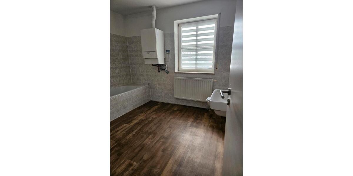 Etagenwohnung Schleusingen - 2 Zimmer, 68 m&sup2;, 470&euro; | Angebot:26001217