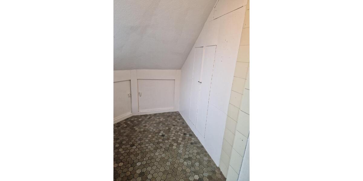 Dachgeschoßwohnung Braunschweig Westliches Ringgebiet - 2 Zimmer, 37 m&sup2;, 400&euro; | Angebot:25408687