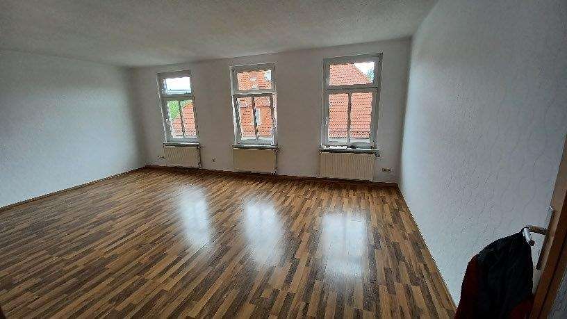 gepflegte 5 Zi.-Wohnung mit tollem Gemeinschaftsgarten - Etagenwohnung Pößneck | Angebot:26924476