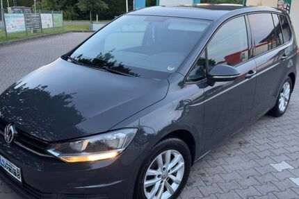 VW Touran 155.500 km 10.499 &euro; Neumünster 24537