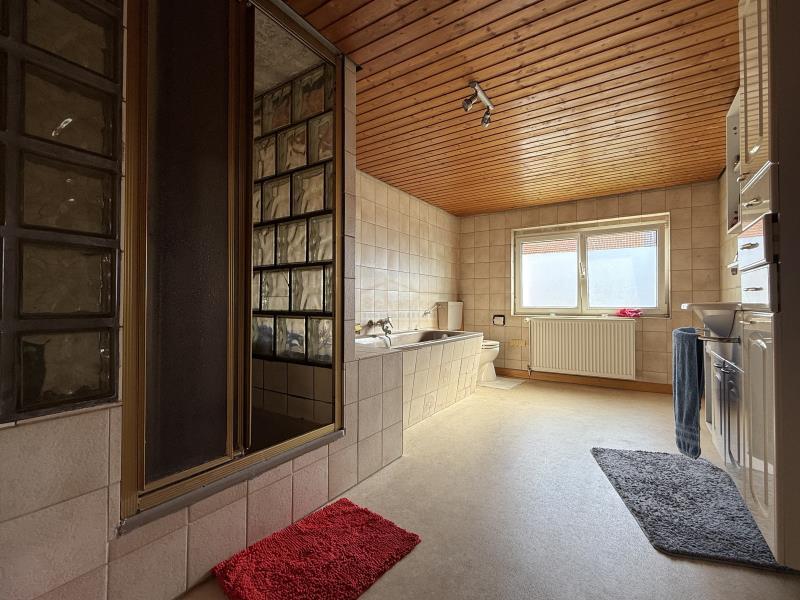 RESERVIERT: Vermietete ETW in 2 Fam.- Haus sucht neuen Besitzer 5 zimmer