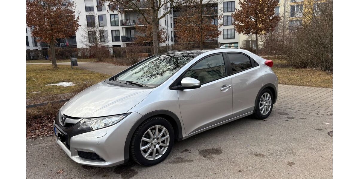 Honda Civic 125.000 km 12.490 &euro; München 80992