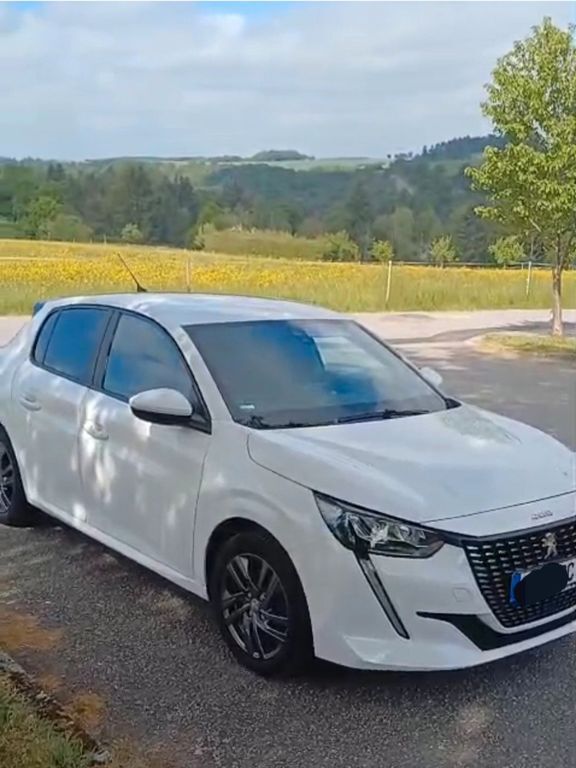 Peugeot 208 55.000 km 14.200 € Gemunden 55490