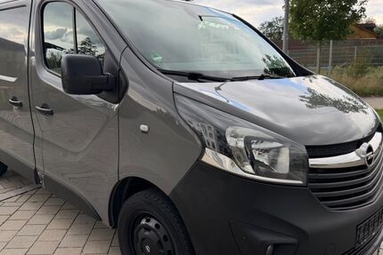 Opel Vivaro 245.000 km 7.900 &euro; Höhenkirchen-Siegertsbrunn 85635