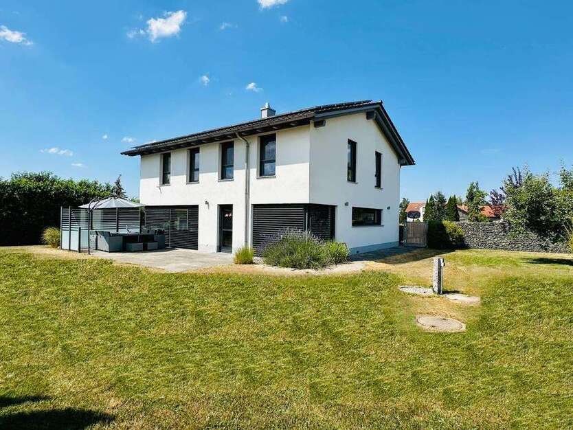 Haus zum Mieten in Germaringen 1.890 € 230.69 m²