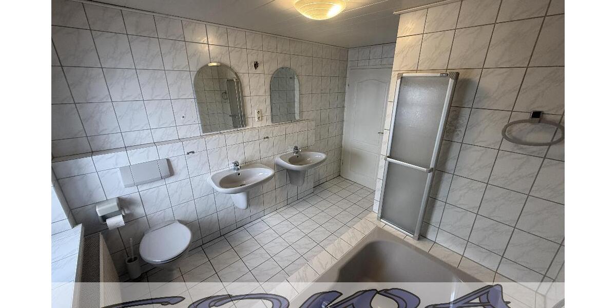 Charmantes Stadthaus in zentraler Lage in Neuburg - ideal für Familien oder Paare - Ein Objekt von Ihrem Immobilienpartner SOWA Immobilien und Finanzen - Mehrfamilienhaus, Wohnhaus Neuburg | Angebot:26729139