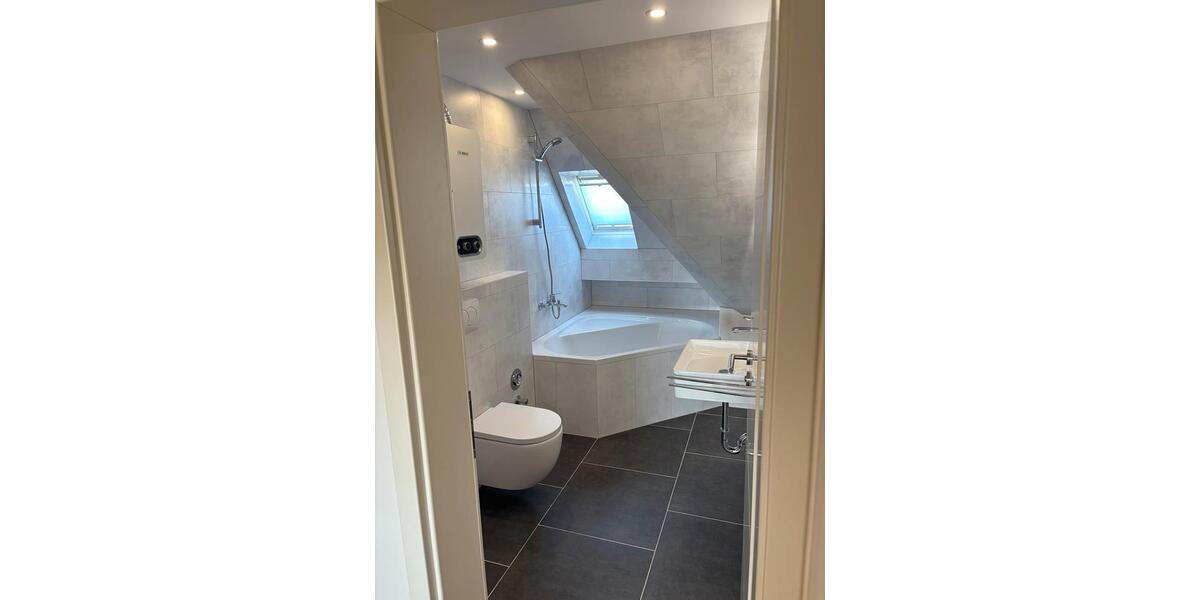Dachgeschoßwohnung Schweinfurt Bellevue - 3 Zimmer, 66 m&sup2;, 680&euro; | Angebot:26375359