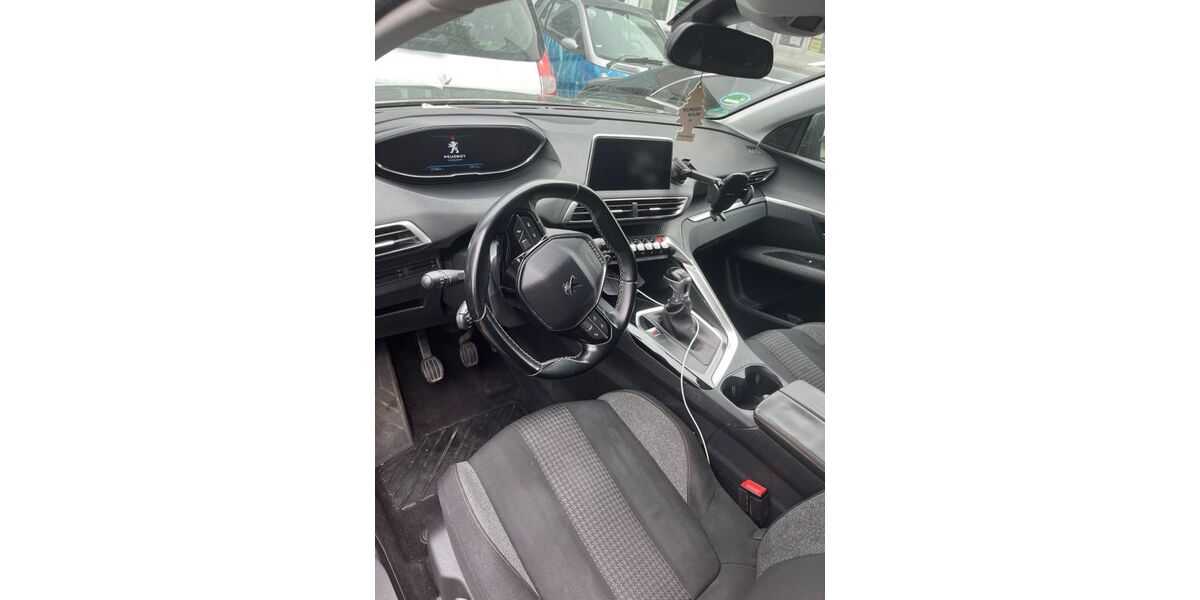 Peugeot 3008 125.000 km 9.500 &euro; Bischofsheim 65474