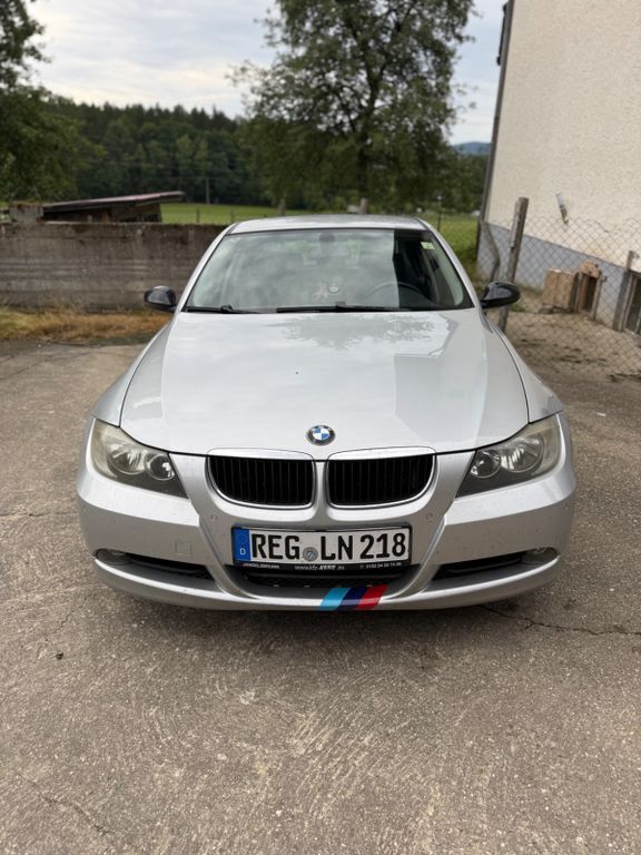 320