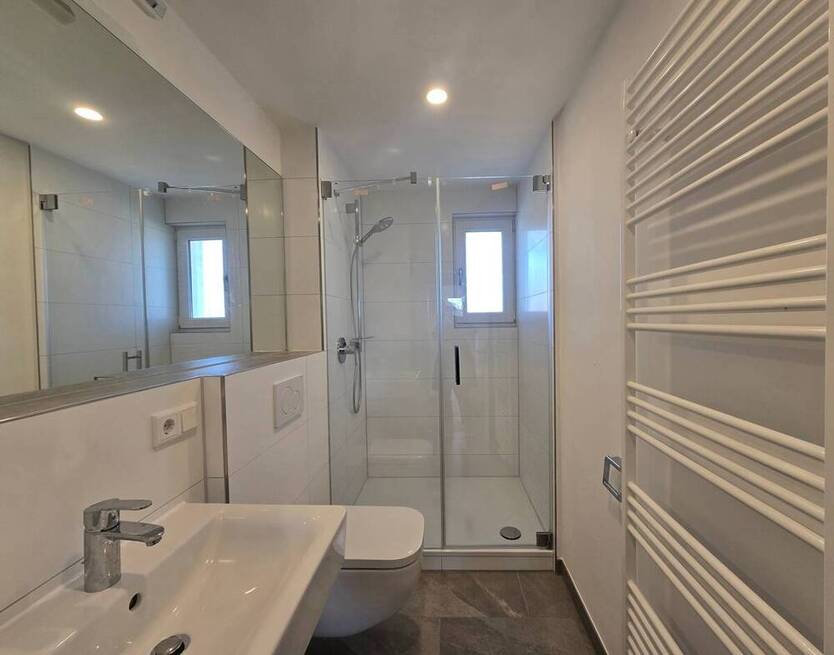 Erstbezug nach Sanierung! Top sanierte 2 Zimmer Wohnung mit großem Balkon