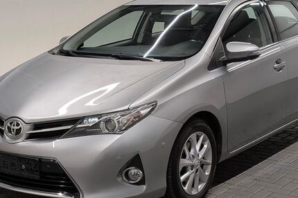 Toyota Auris 59.980 km 10.480 &euro; Langenweddingen 39171